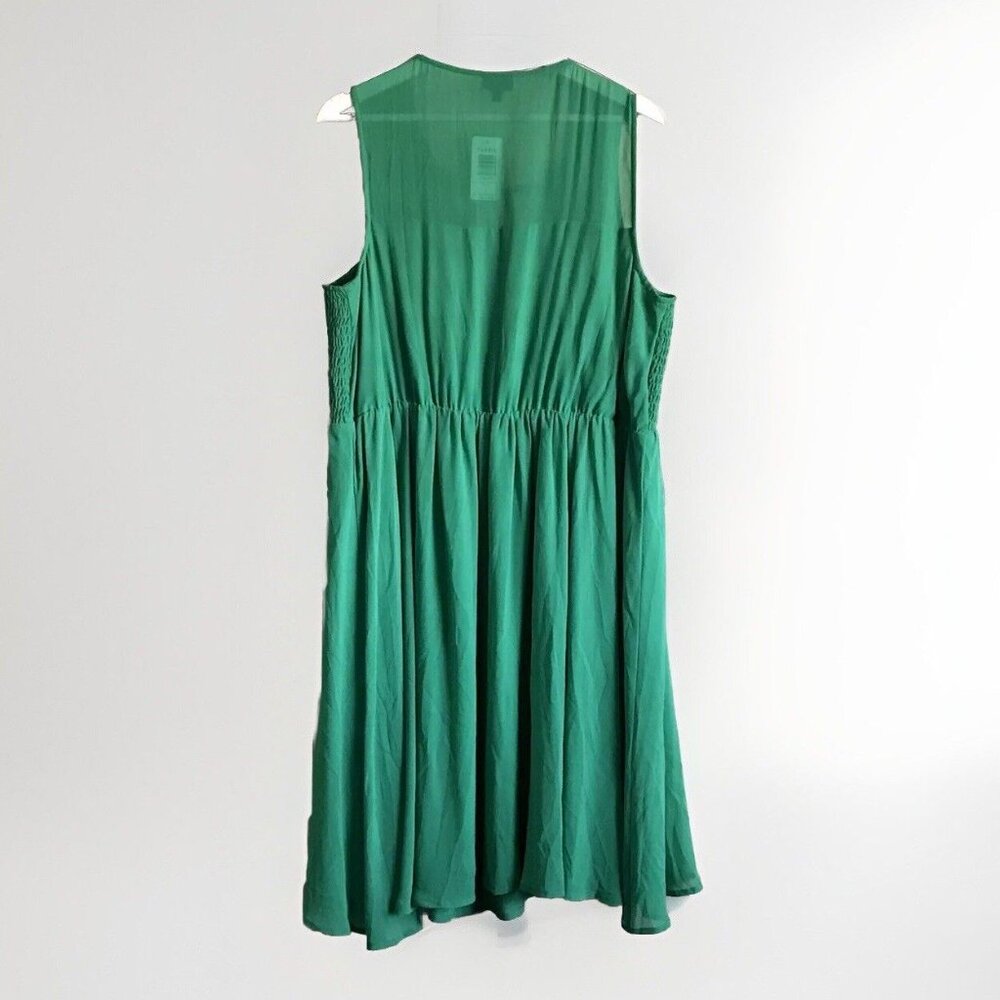 Torrid Women's Green V-Neck Sleeveless Chiffon Smock Front Skater Dress Size 2 - Picture 7 of 11
